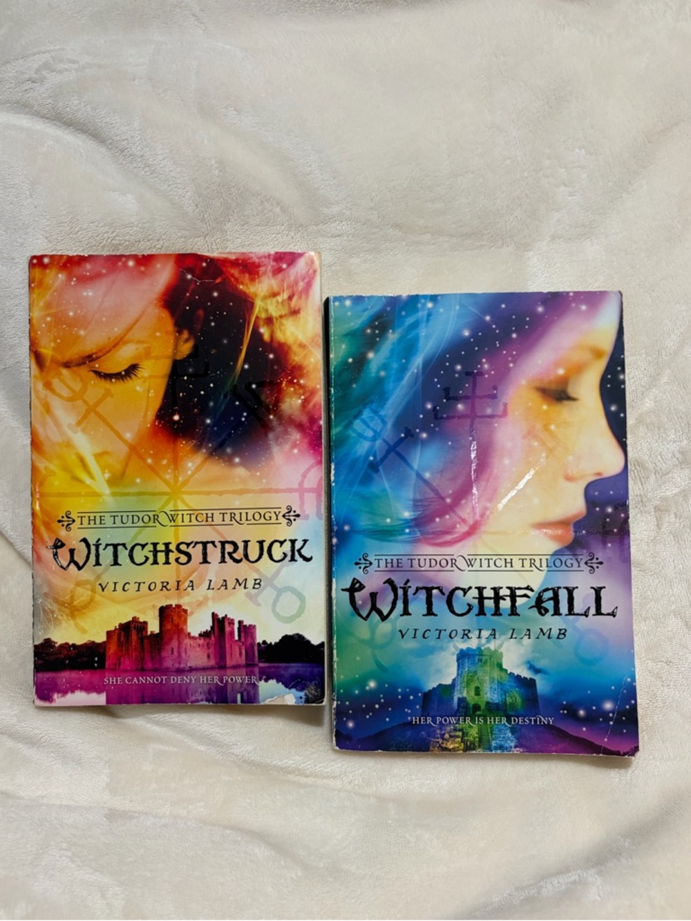 5/$7 📚 Victoria Lamb Books